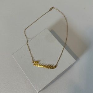 BNWOT Brunette gold necklace